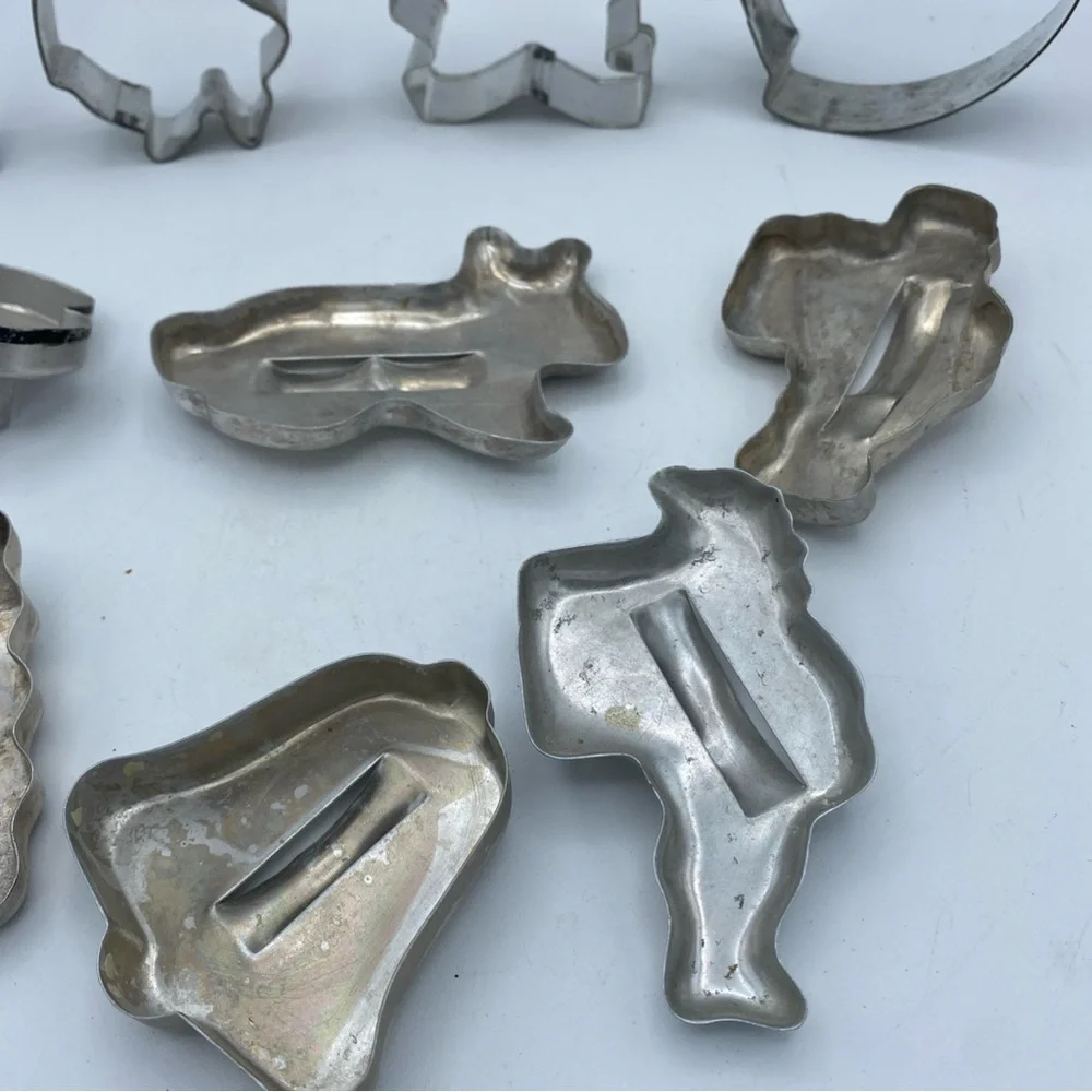 VTG Lot Of 10 Aluminum Metal Cookie Biscuit Cutters Santa Tree Angel Rabbit Bell